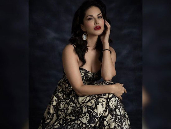 Scintillating Looks Of Sunny Leone In Designer Outfit